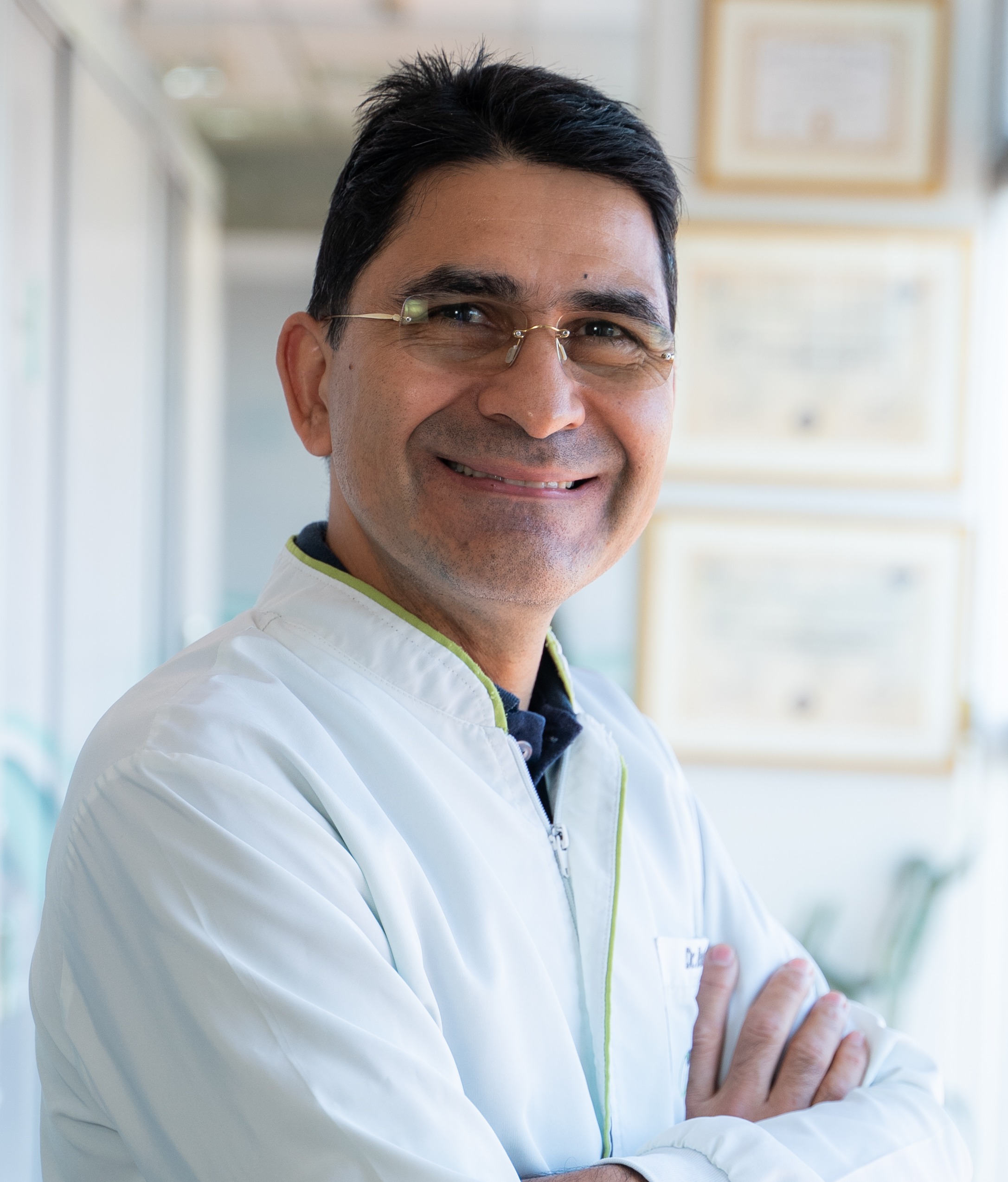 Dr. Robert Mujica