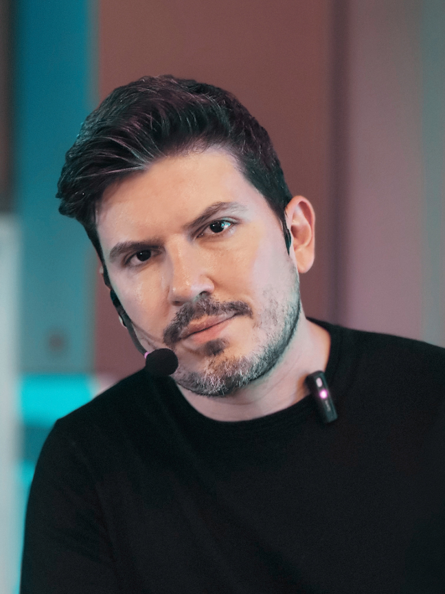 Dr. Rúben Viveros
